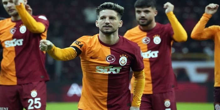 GALATASARAY MERTENSİ BİR YIL DAHA OYNAMASI İÇİN İKNA EDEBİLECEKI Mİ