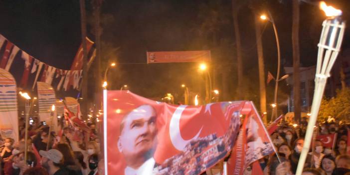 Marmaris Cumhuriyet kutlamalarında tek yürek oldu