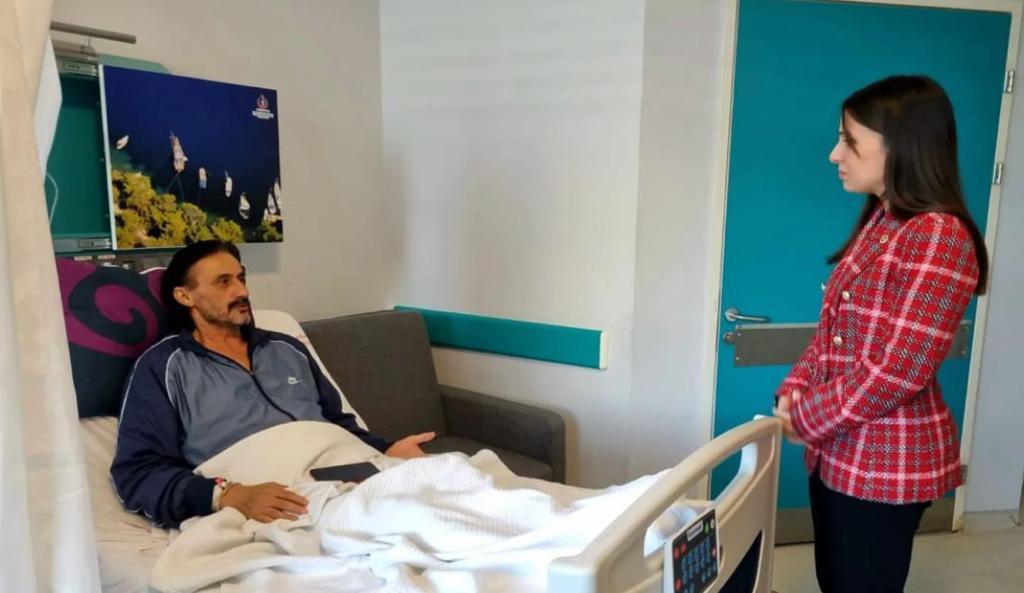 MİLLETVEKİLİ ÖZCAN, GAZETECİ IRMAK’I HASTANEDE ZİYARET ETTİ