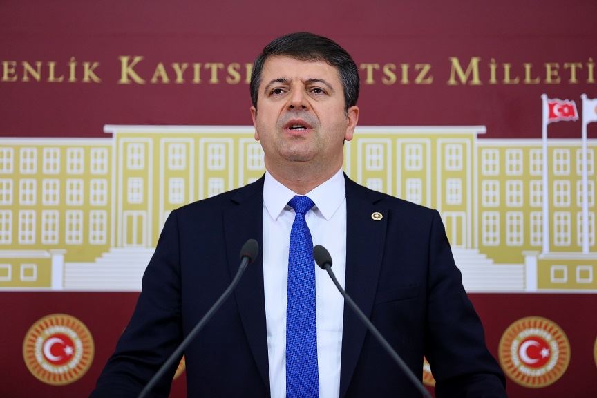 CHP'Lİ VEKİL TUTDERE, " GAZETECİLER EN KARANLIK DÖNEMİNİ YAŞIYOR"
