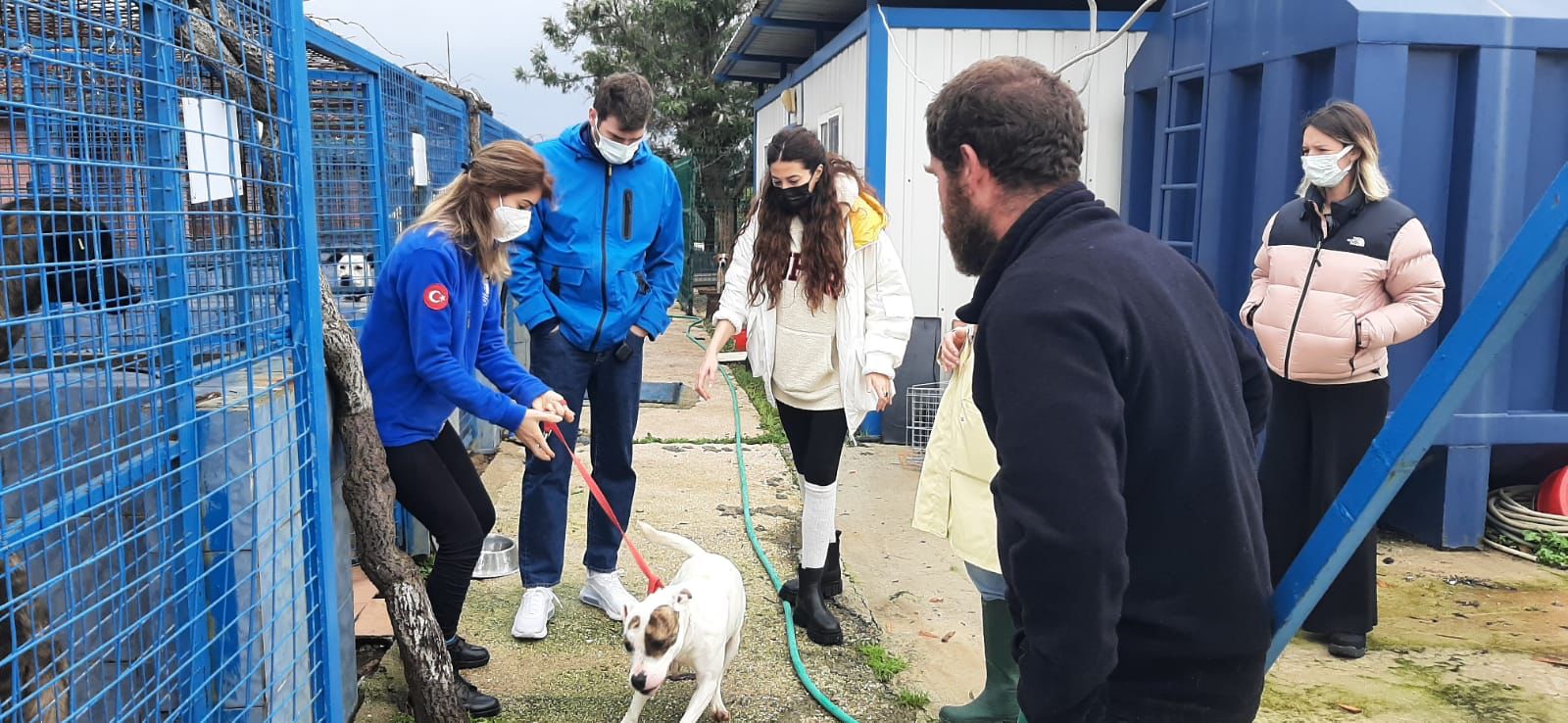 ÜNLÜ ÇİFTTEN BODRUM BELEDİYE REHABİLİTASYON MERKEZİ’NE ZİYARET
