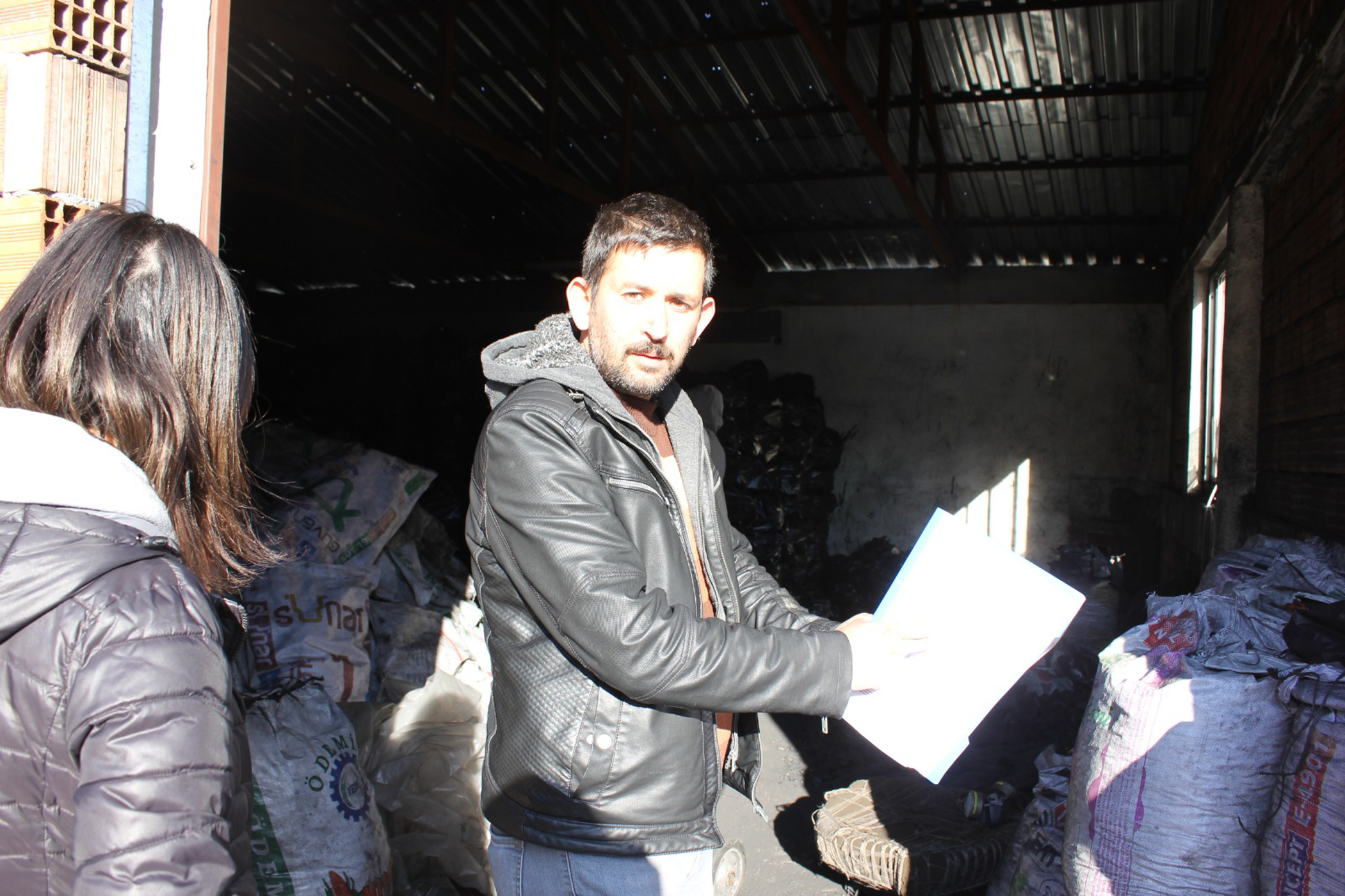 KENDİNİ YAKAN KÖMÜRCÜ DAYININ EVLATLARI YAŞANILANLARA İSYAN ETTİ