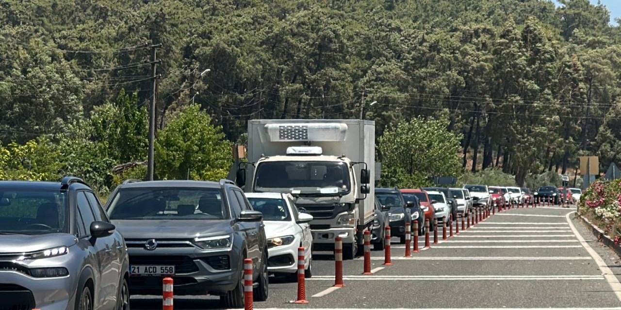 Marmaris giriş noktasında bayram yoğunluğu