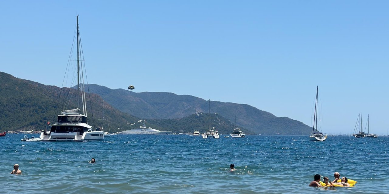 Marmaris'te deniz bile sıcak