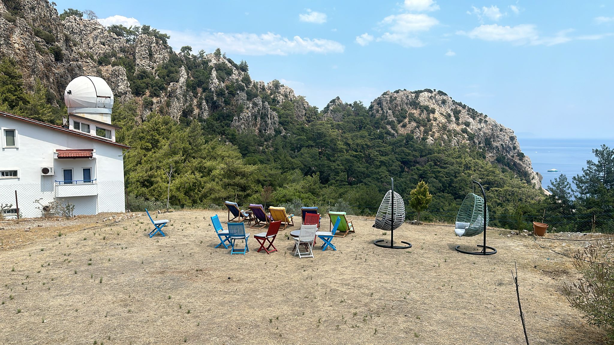 Marmaris'in gözde mahallesi Turunç'ta taşıma su ile turizm devam ediyor