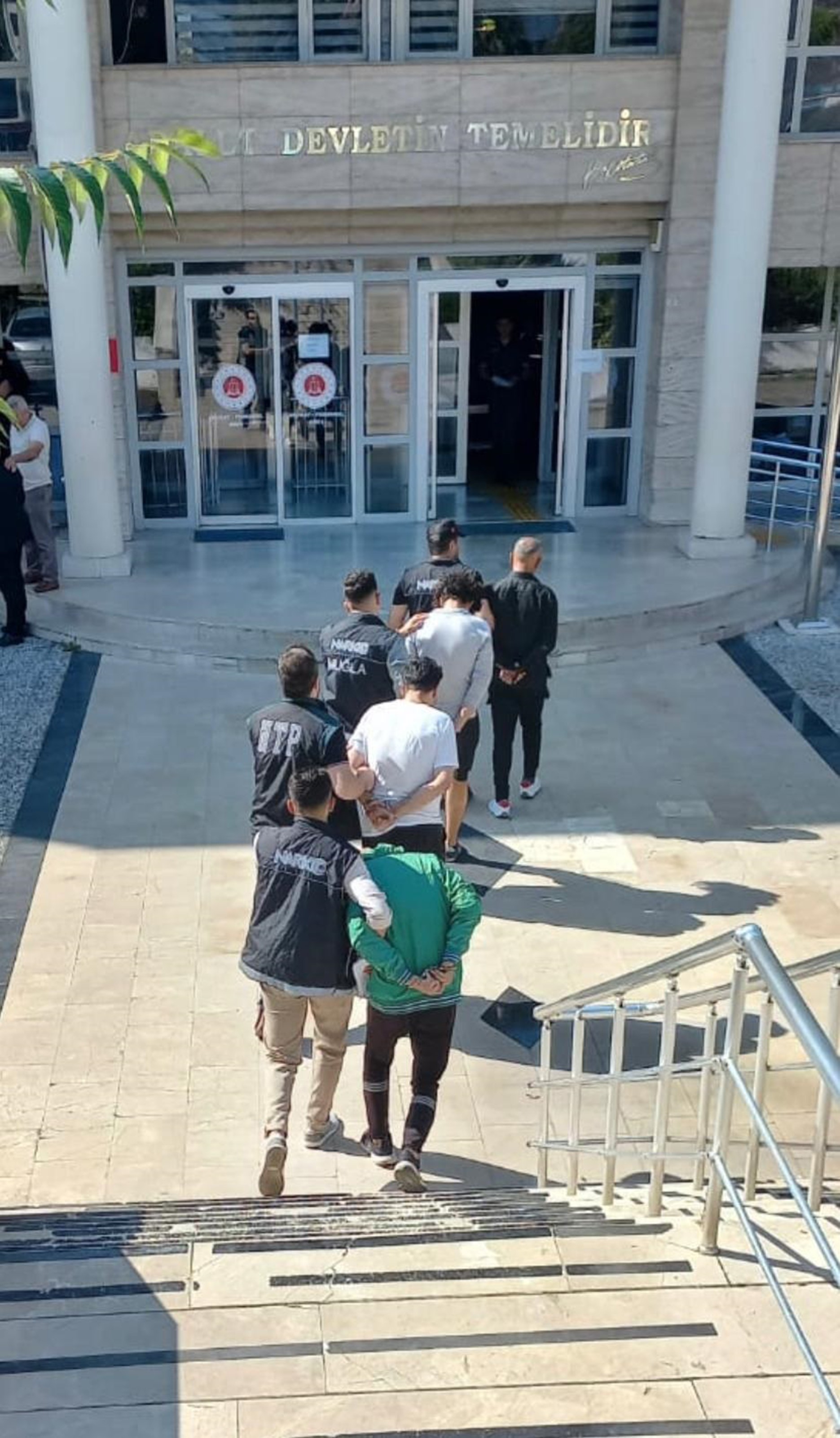 Zehir tacirleri Muğla'da yapılan operasyon sonrası hapishaneye gönderildi