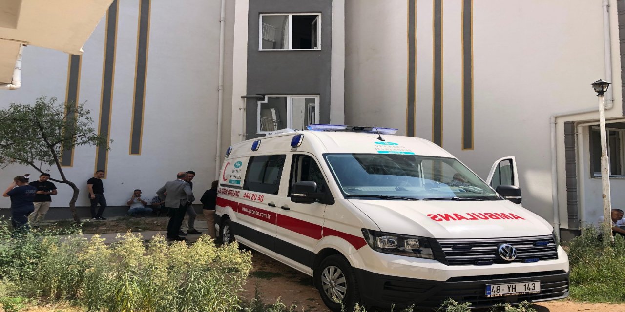 Eğitim müfettişi Karaıslı Muğla'daki evinde ölü bulundu