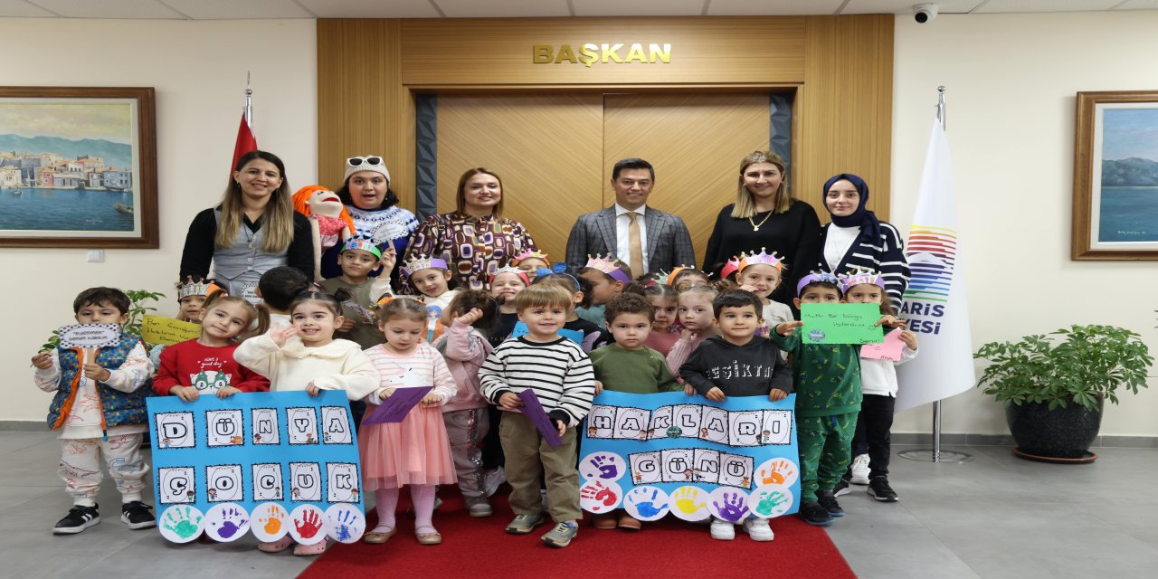 Başkan Ünlü'ye miniklerden ziyaret