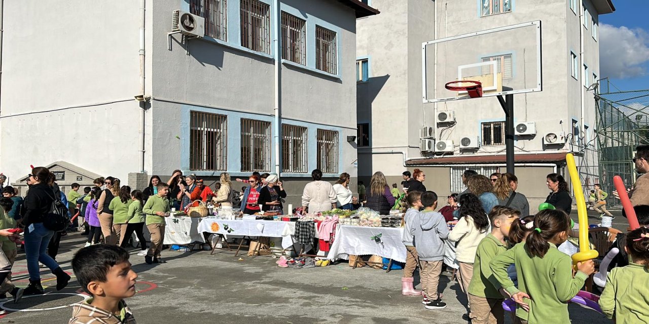 Atatürk İlköğretim Okulu yerli malı kermesi yaptı