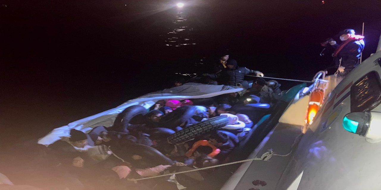 İzmir açıklarında 41 göçmen yakalandı