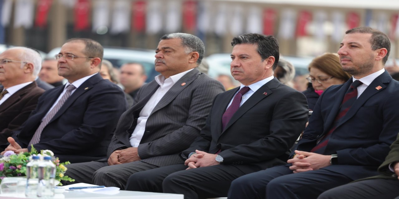Başkan Aras 61 yeni araç tanıtımında konuştu “Muğla’ya yapılan yatırım, dünya’ya yapılan hizmettir”