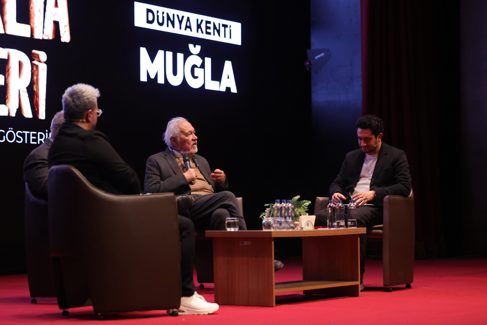 Muğla’nın antik kenti Stratonikeia, yapay zeka ile canlandırıldı Prof.Ortaylı 'hepimiz gladyatörüz'