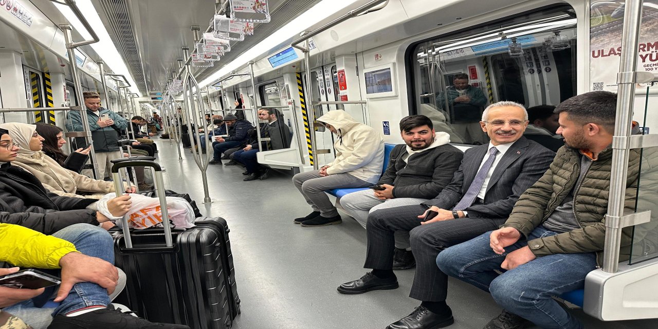 Türkiye'nin en hızlı metrosu yolcu rekoru kırdı