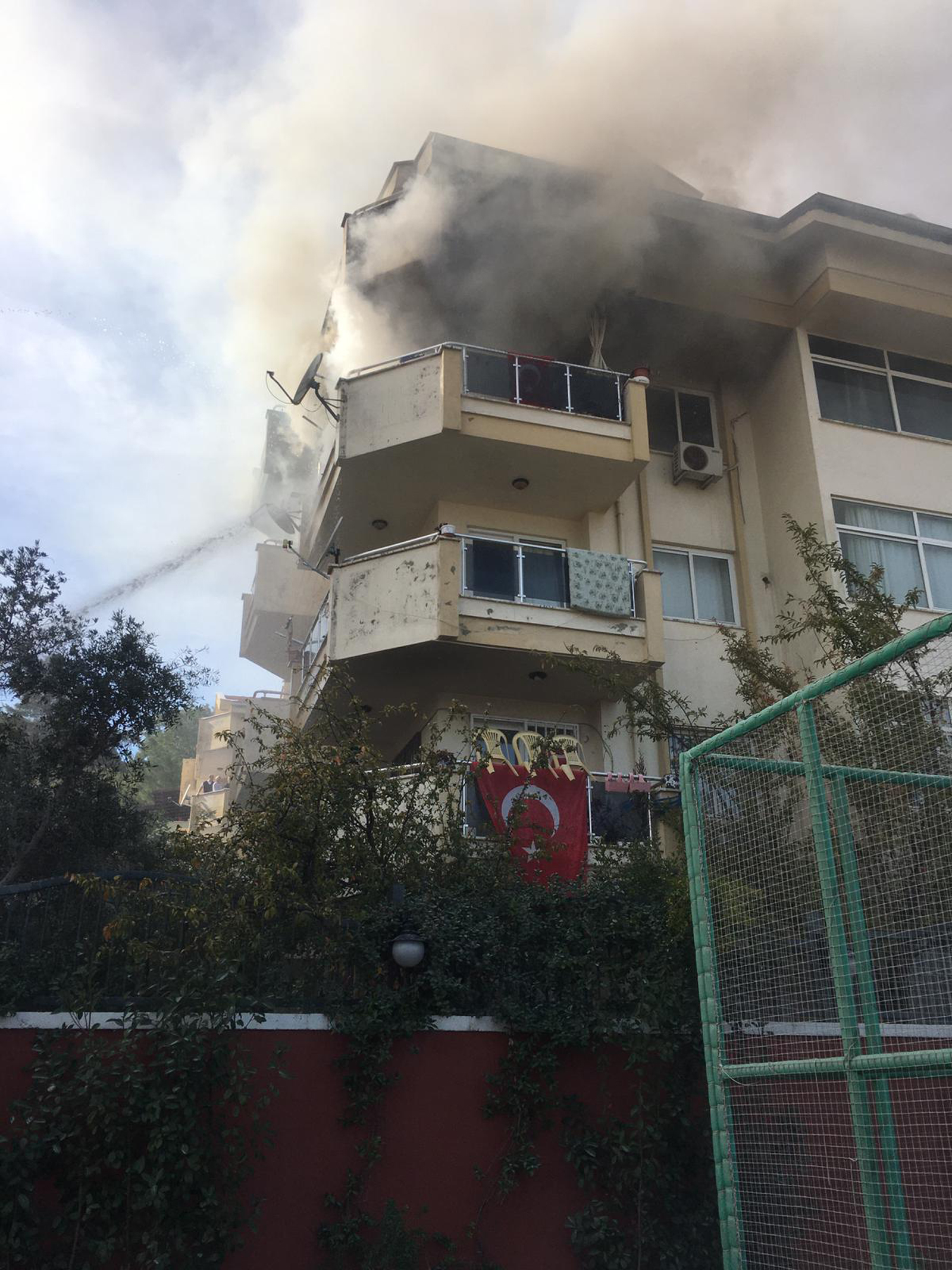 İtfaiyenin zamanında müdahalesi faciayı önledi