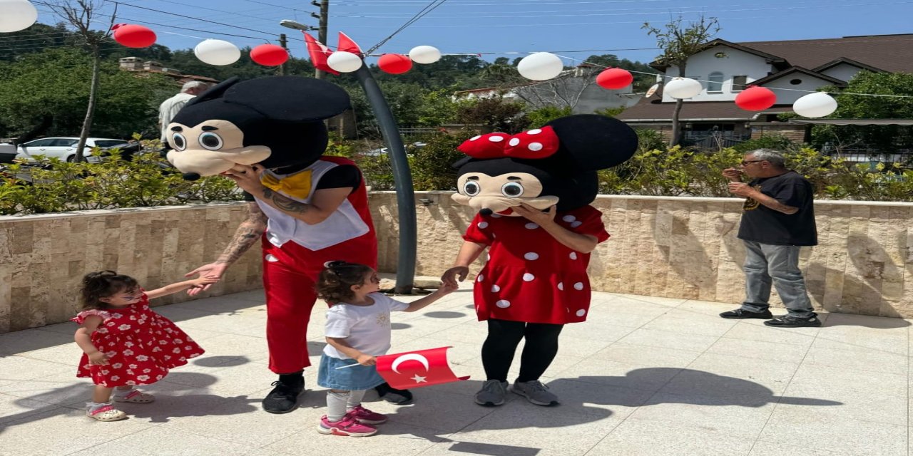 Marmaris Camiavlu Mahallesi’nde 23 Nisan, karnaval havasında kutlandı