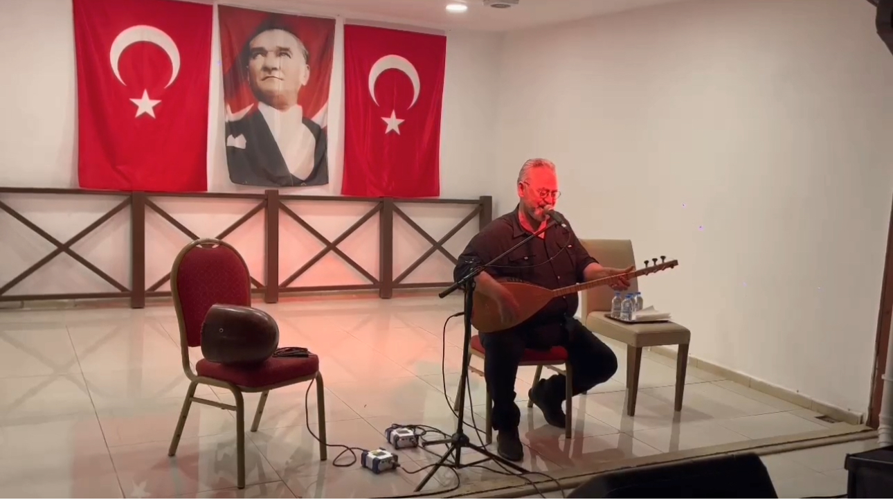 Tolga Çandar Marmaris’te Atatürk’ün sevdiği türküler ile andı