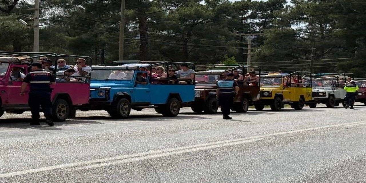 Marmaris’te Jeep Safari araçlarına jandarmadan denetim