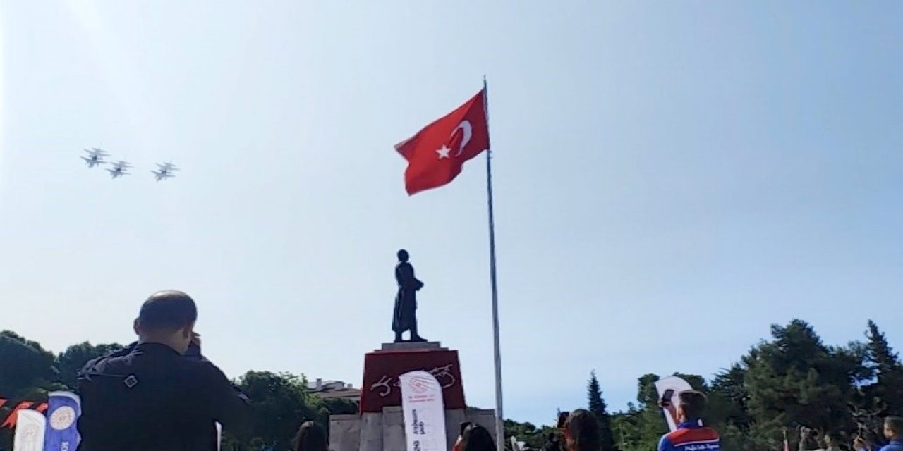 Muğla'da F-16 ların şovu ile 19 Mayıs kutlaması