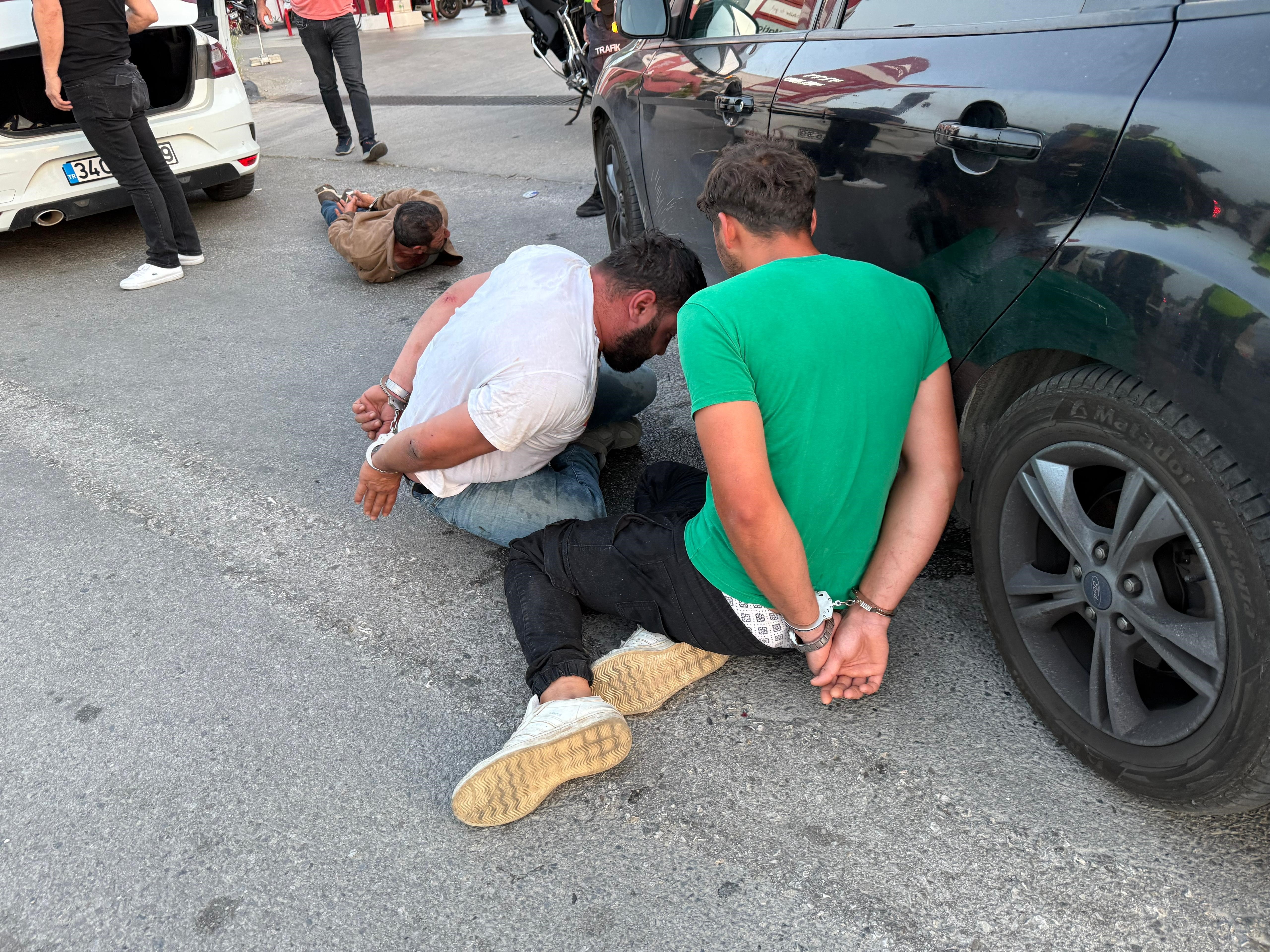 Alkollü sürücüler Bodrum'da polisle tartıştı 2 yaralı