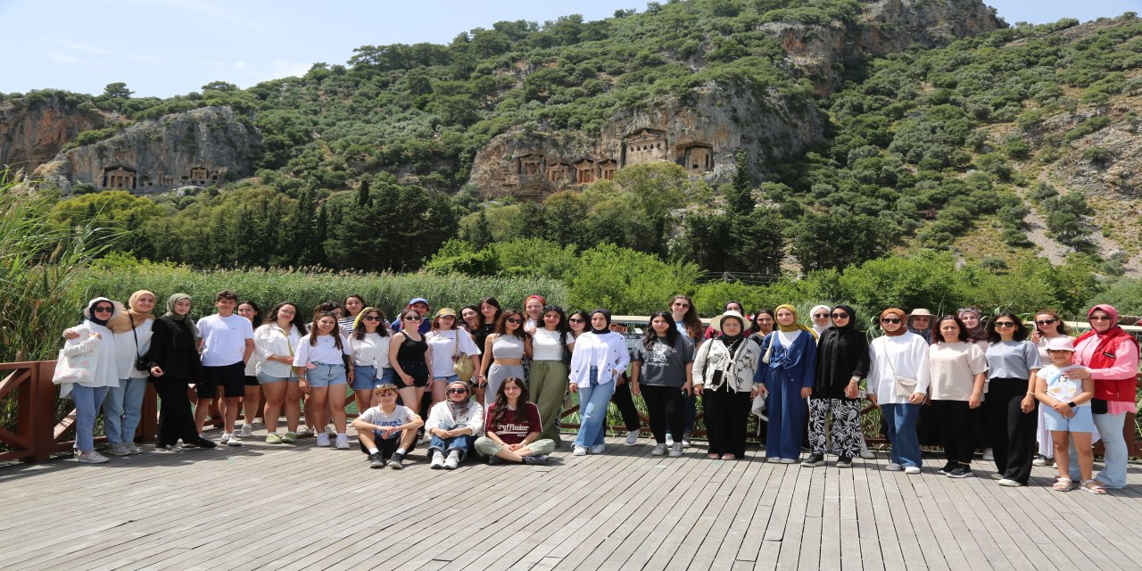 Muğla'da "Yurdum Kampta" etkinliği gençlere moral deposu oldu