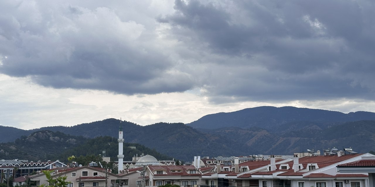 Marmaris’te beklenen yağmur başladı
