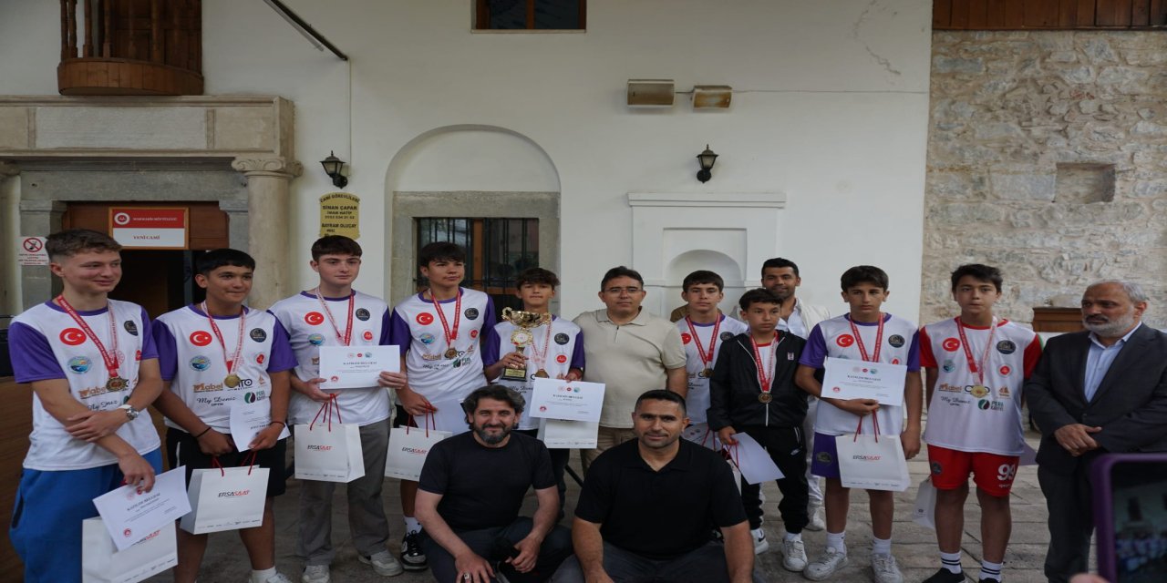 Marmaris’te “Kur’an’la büyüyorum, sporla gelişiyorum” futbol turnuvası coşkuyla tamamlandı