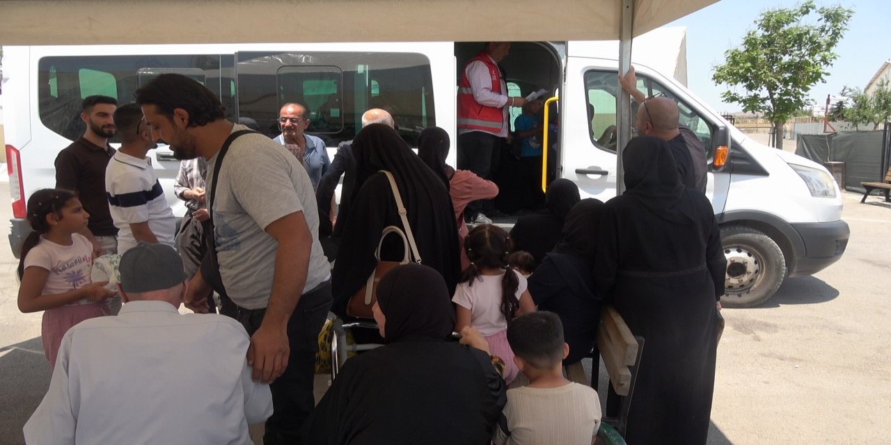 Suriyeli sığınmacıların Bayramda ülkelerine geri dönüş yolculuğu sürüyor