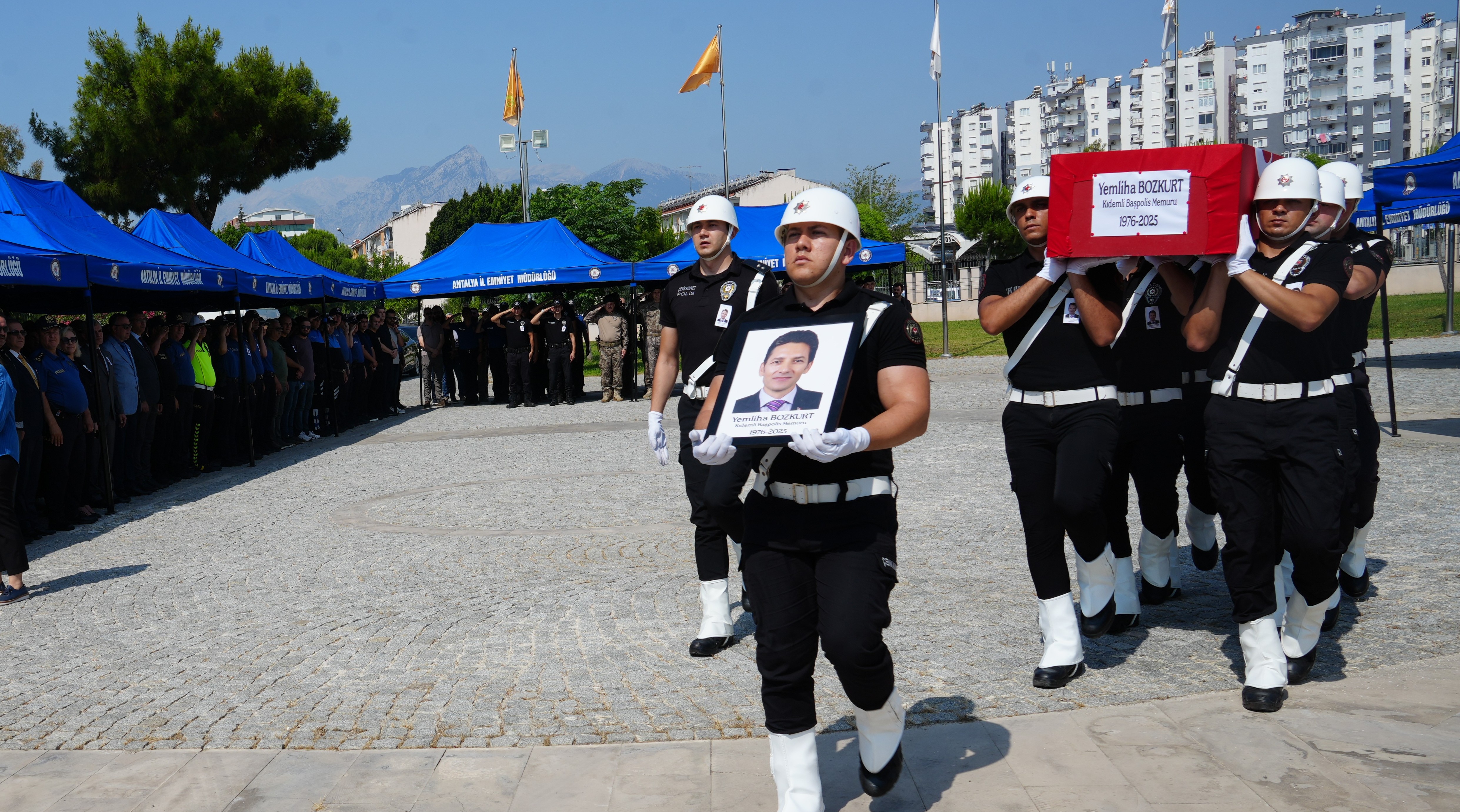Marmaris'te görev yapmış olan Başpolis Yemliha Bozkurt hayatını kaybetti
