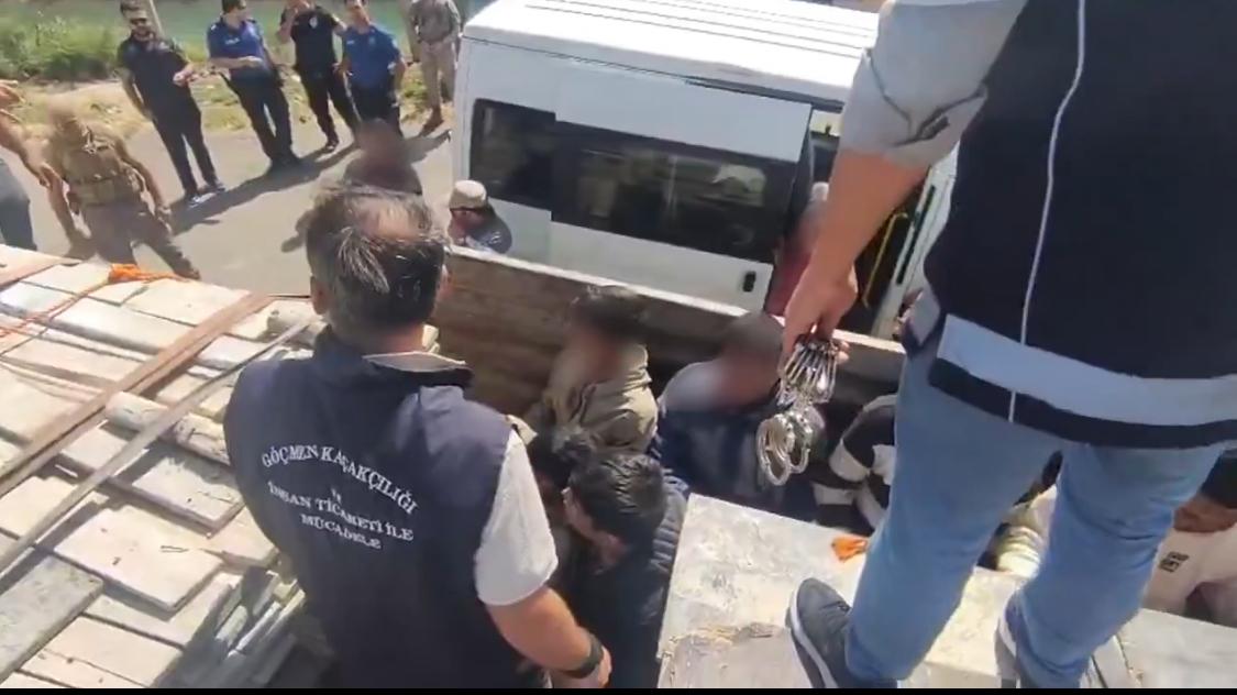 İçlerinde Muğla'nın da bulunduğu 51 ilde 'Göçmen kaçakçılığı 'operasyonu