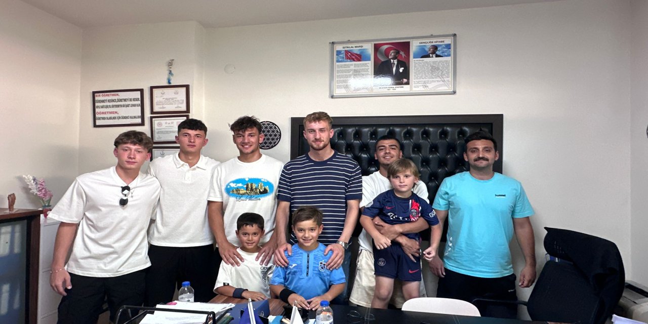 Şampiyon Trabzonspor U19 takımı, Marmaris’te minik yüreklerle buluştu
