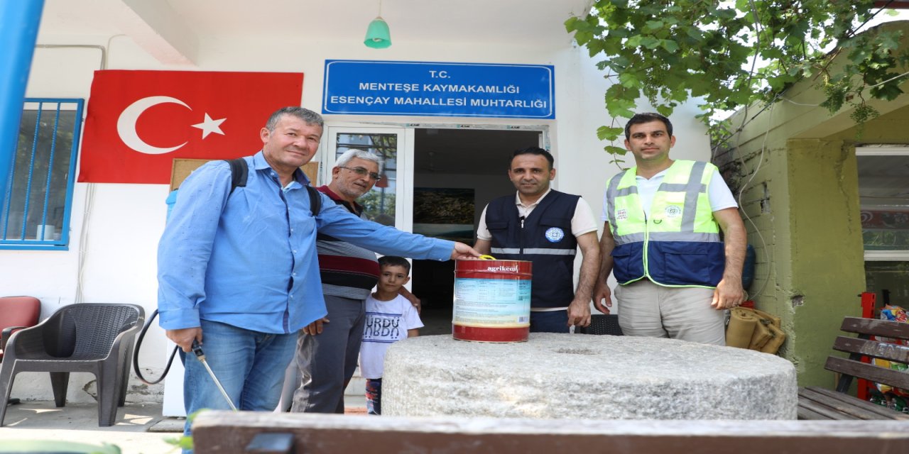 Büyükşehir dolu felaketinin yaralarını üreticiyle birlikte sarıyor