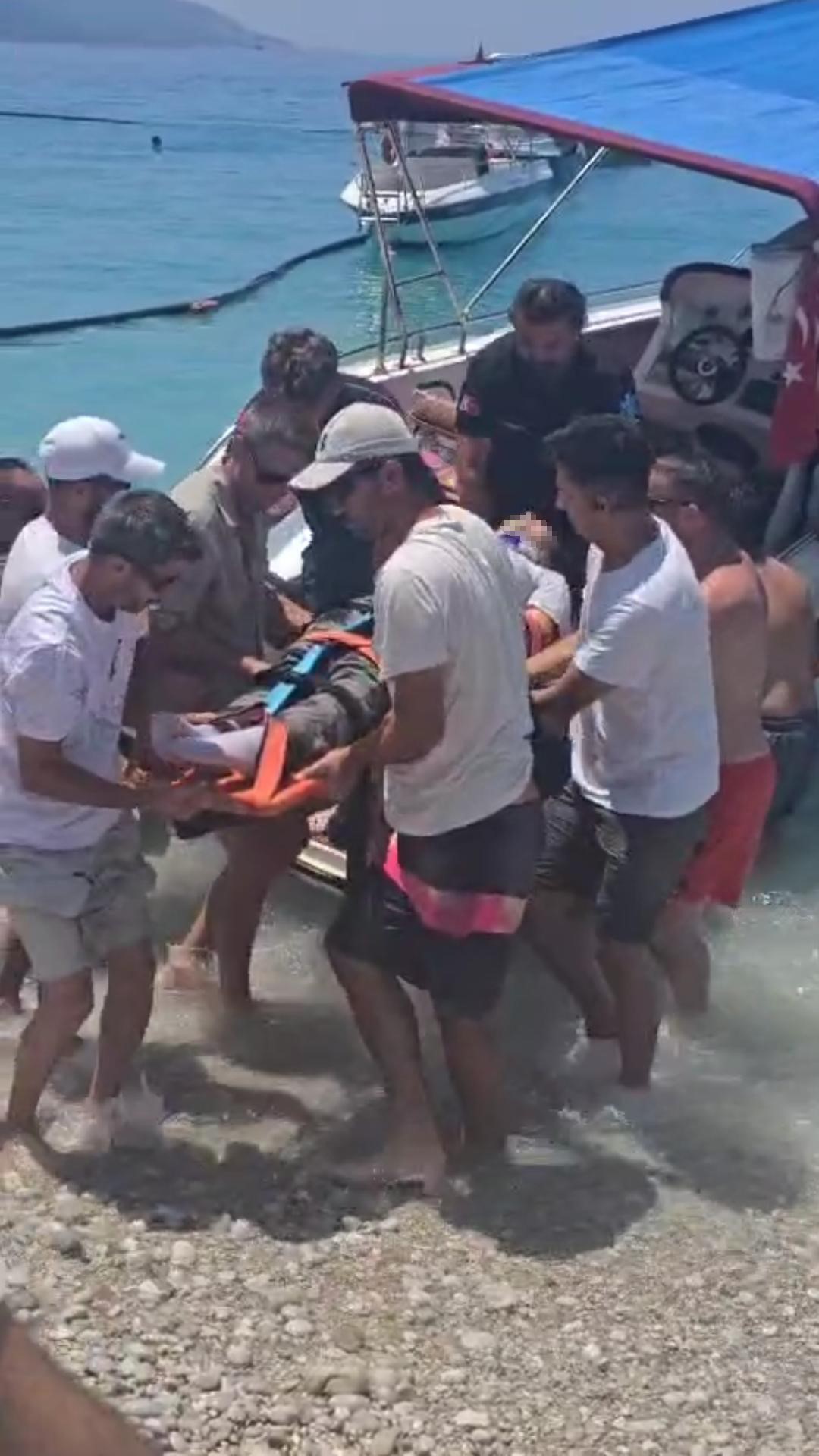 Babadağ'da eğitim alan kadın pilot paraşütü açılmayınca denize düştü