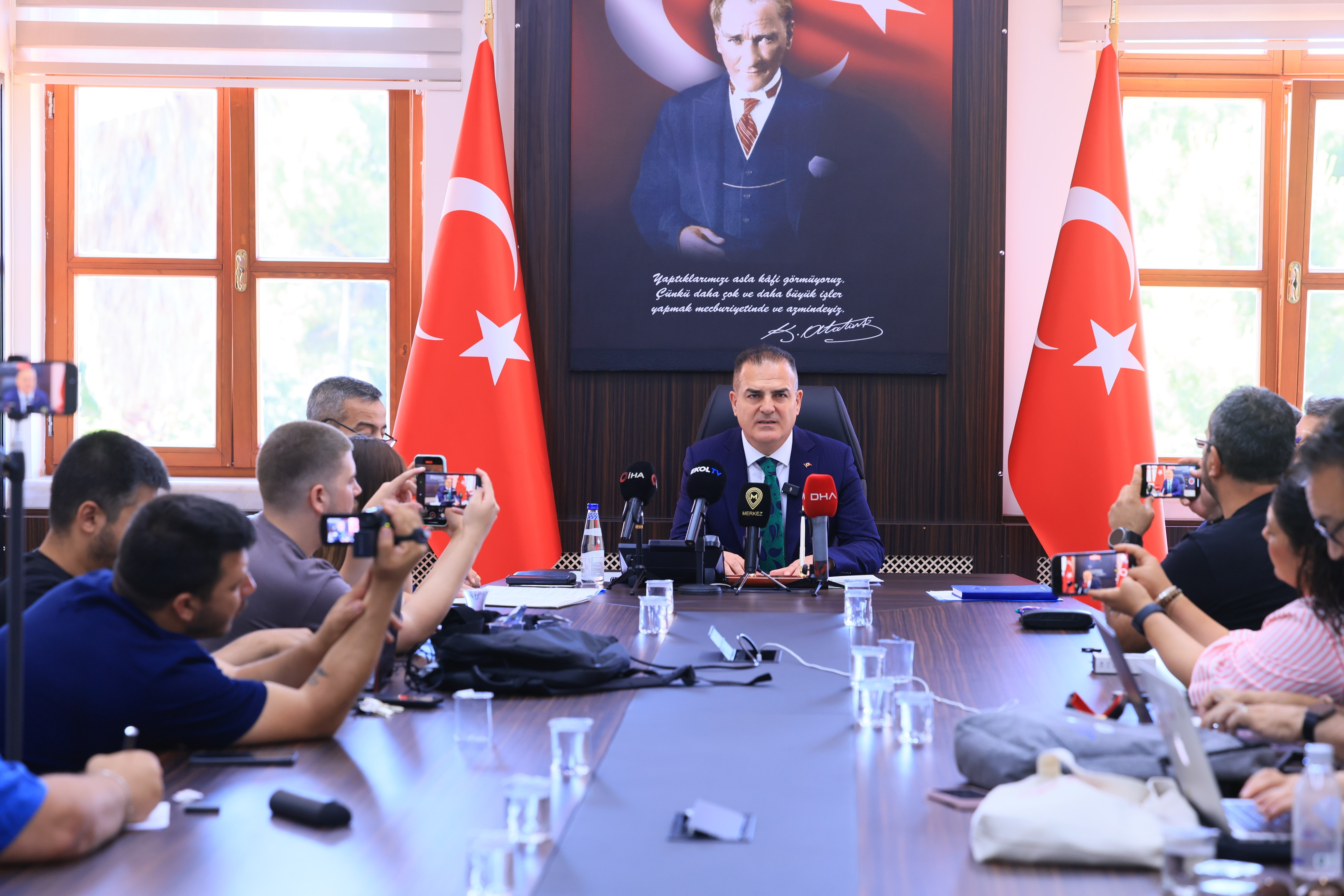 Muğla Valiliği’nden güvenlik zirvesi: Marmaris’te denetimler artarak sürecek