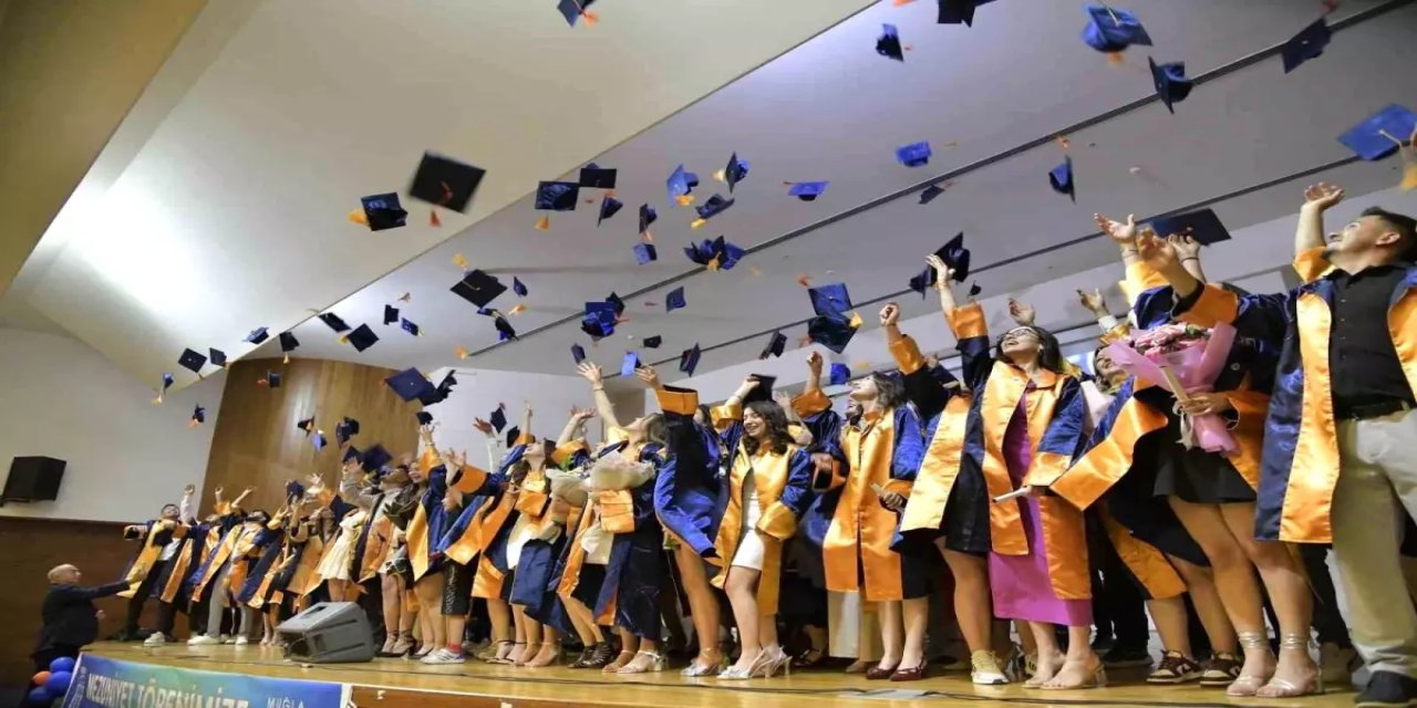 Muğla Sıtkı Koçman Üniversitesi mezuniyet Törenleri coşkuyla gerçekleşti