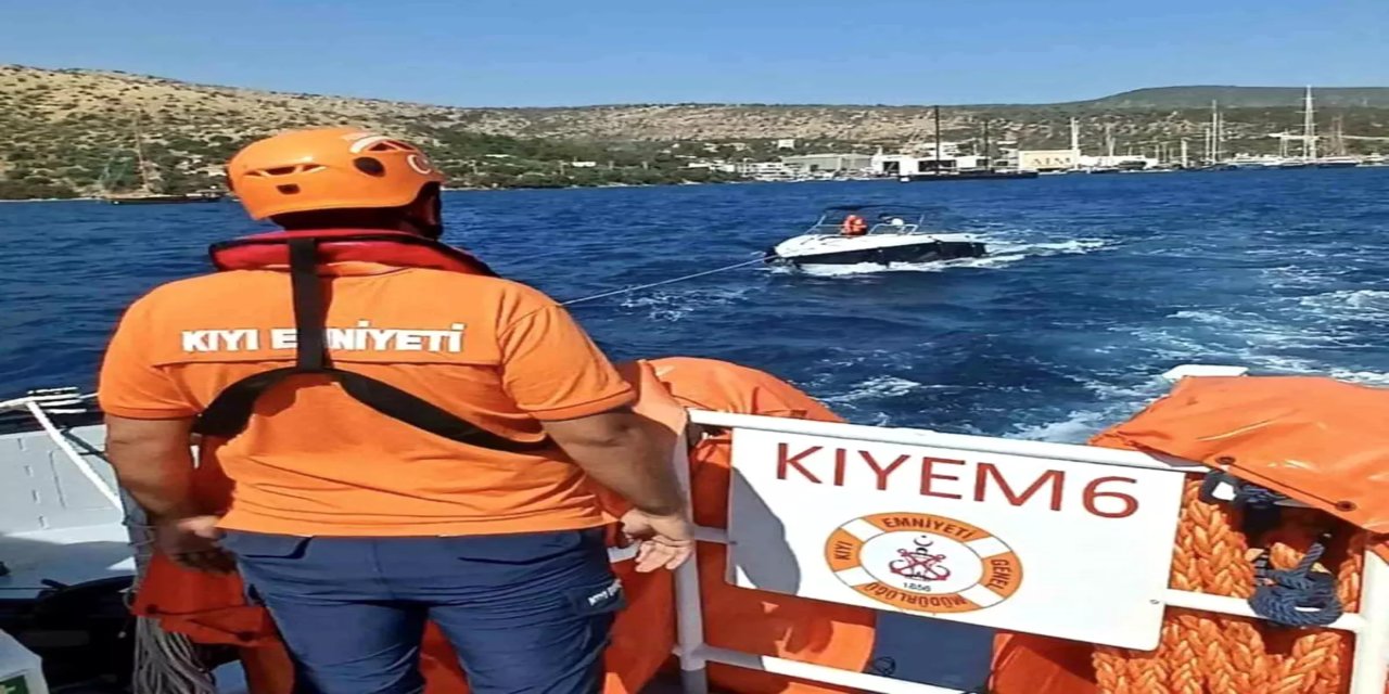 Bodrum'da sürüklenen tekne kurtarıldı