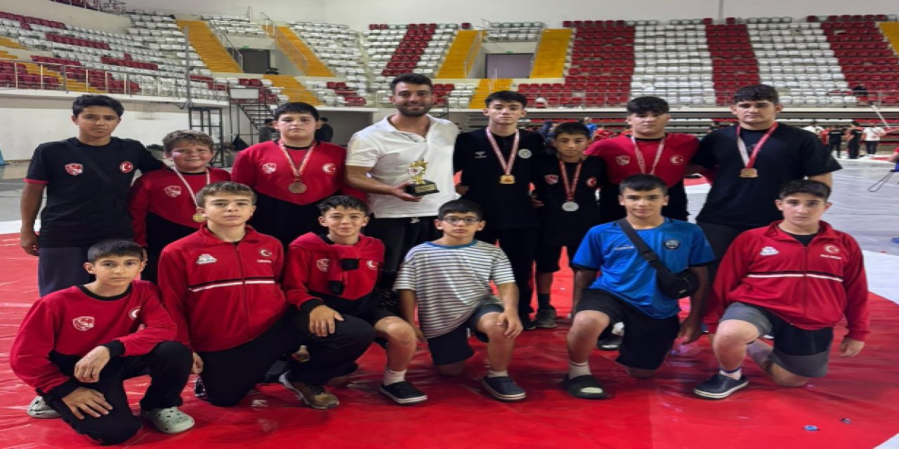 Muğlalı güreşçiler başarılarına başarı katmaya devam ediyor