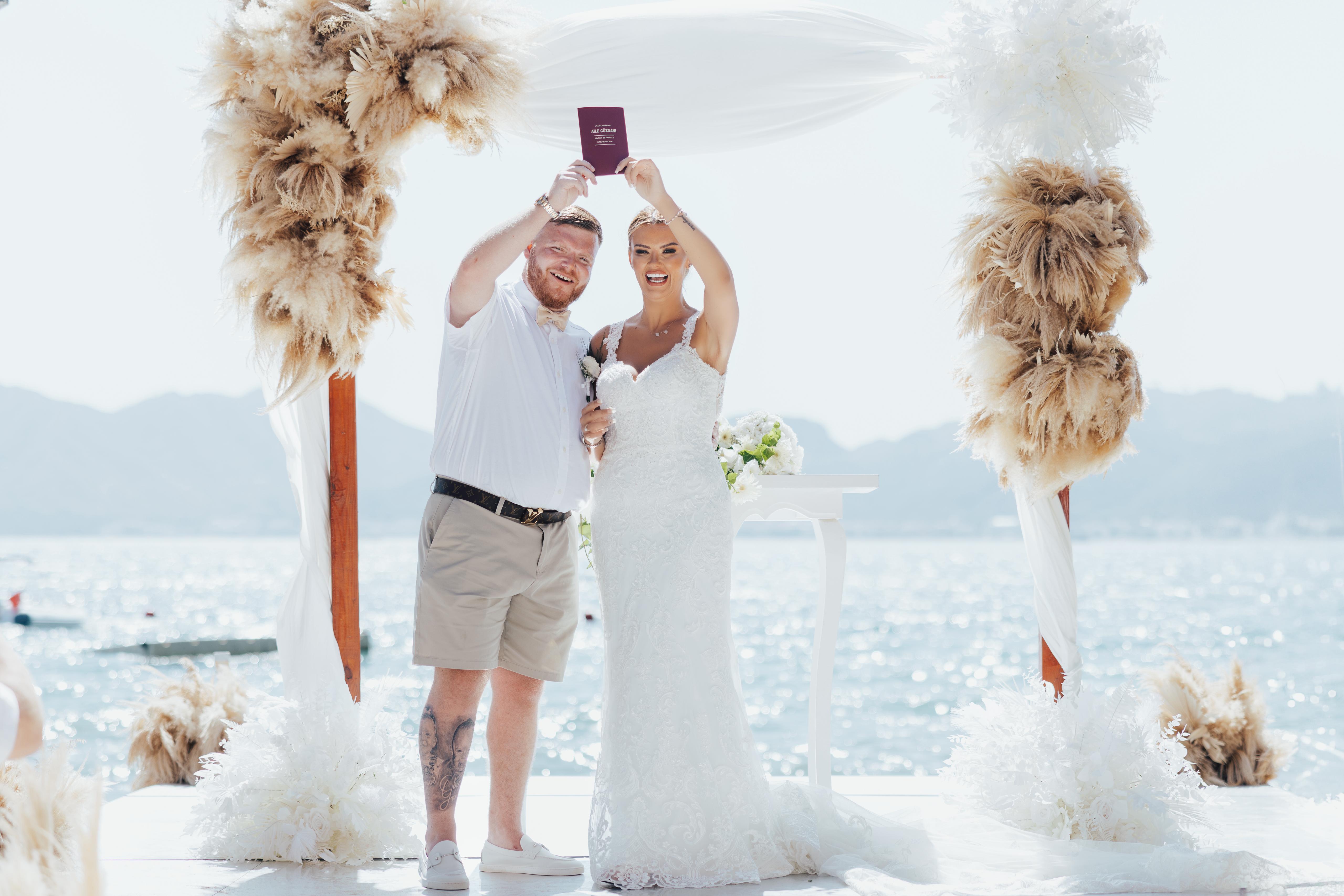 Marmaris yine İngiliz çiftlerin gözdesi