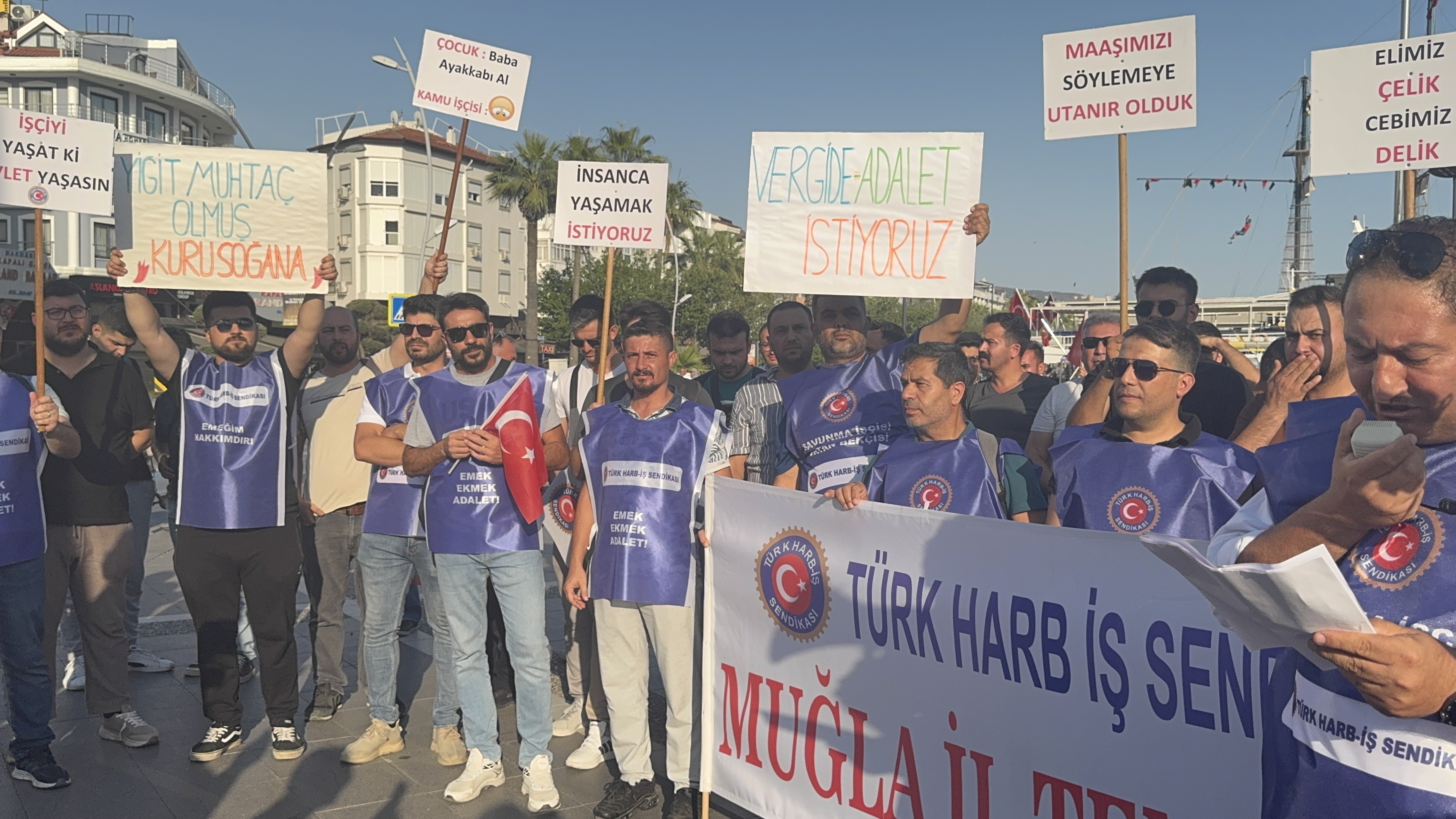 Savunma sanayi işçileri: “Ayın sonunu getiremiyoruz, insanca yaşamak istiyoruz”.