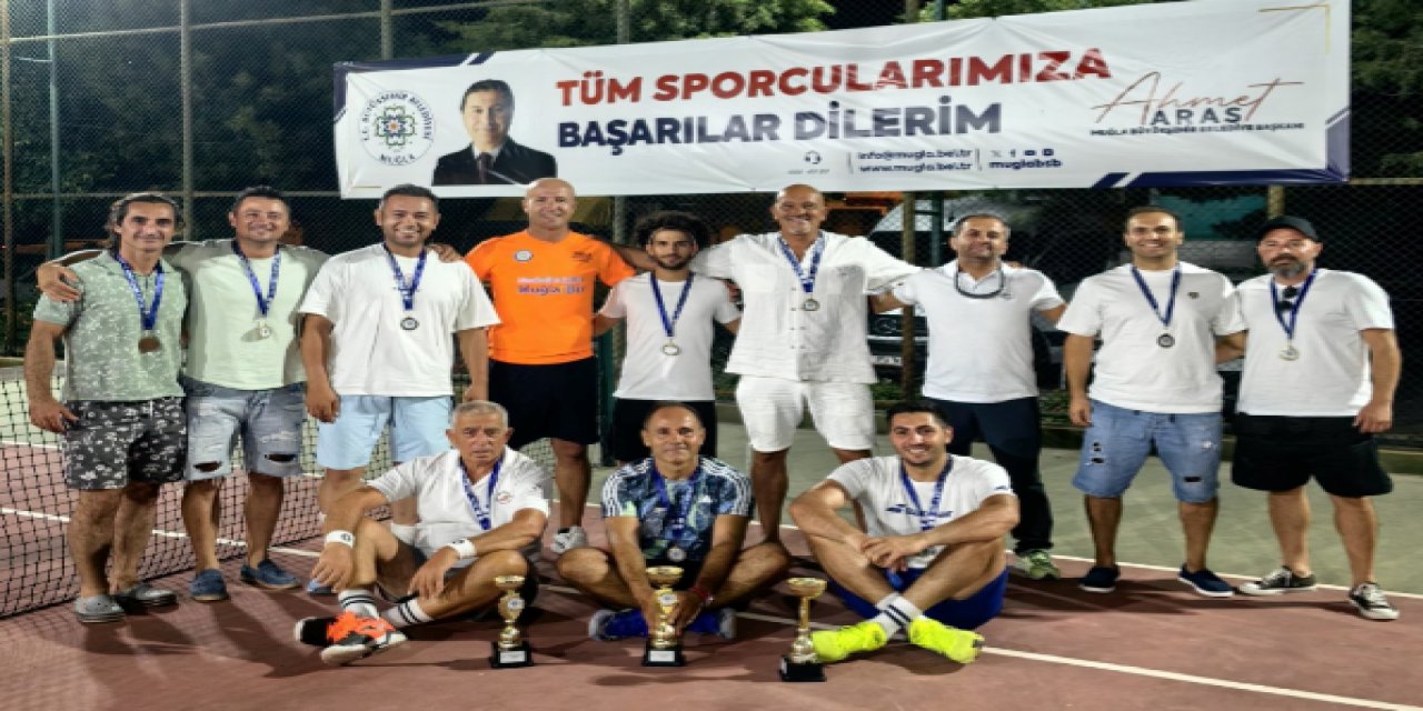 Dördüncü babalar günü tenis turnuvası tamamlandı