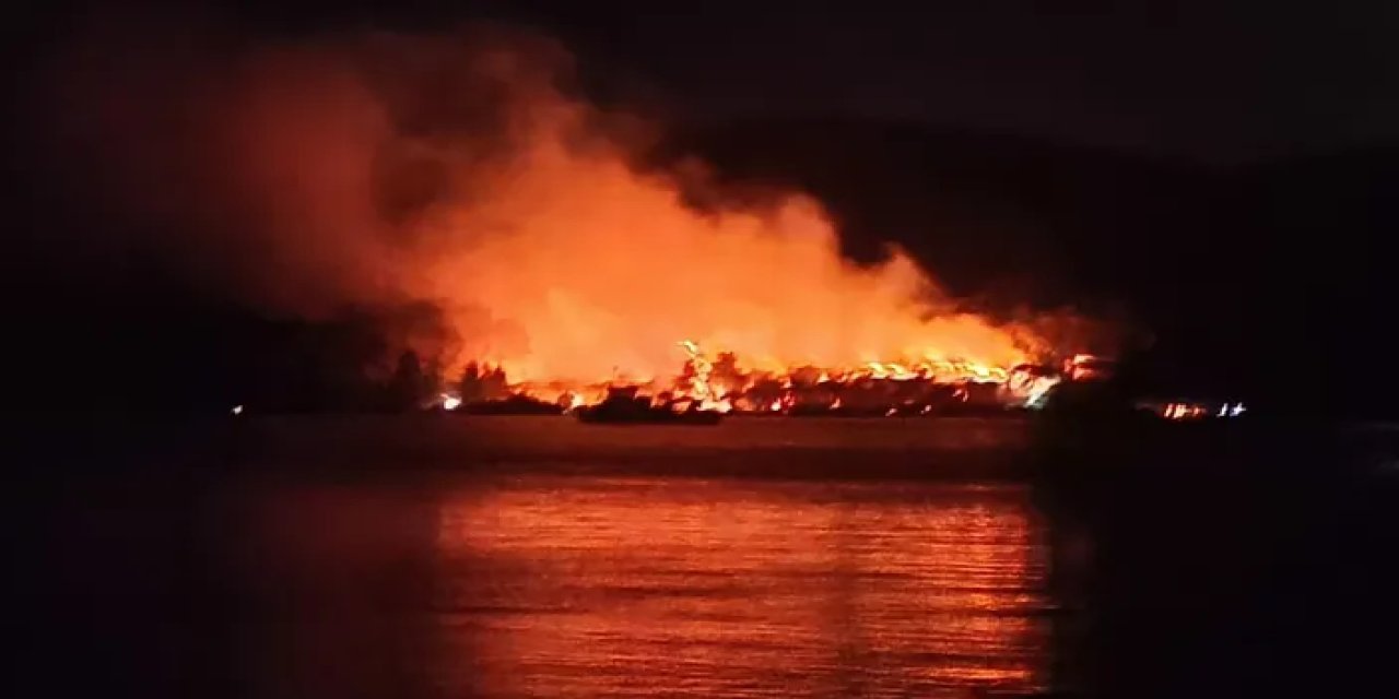 Milas Kazıklı’da trafo patladı, yangın korkuttu