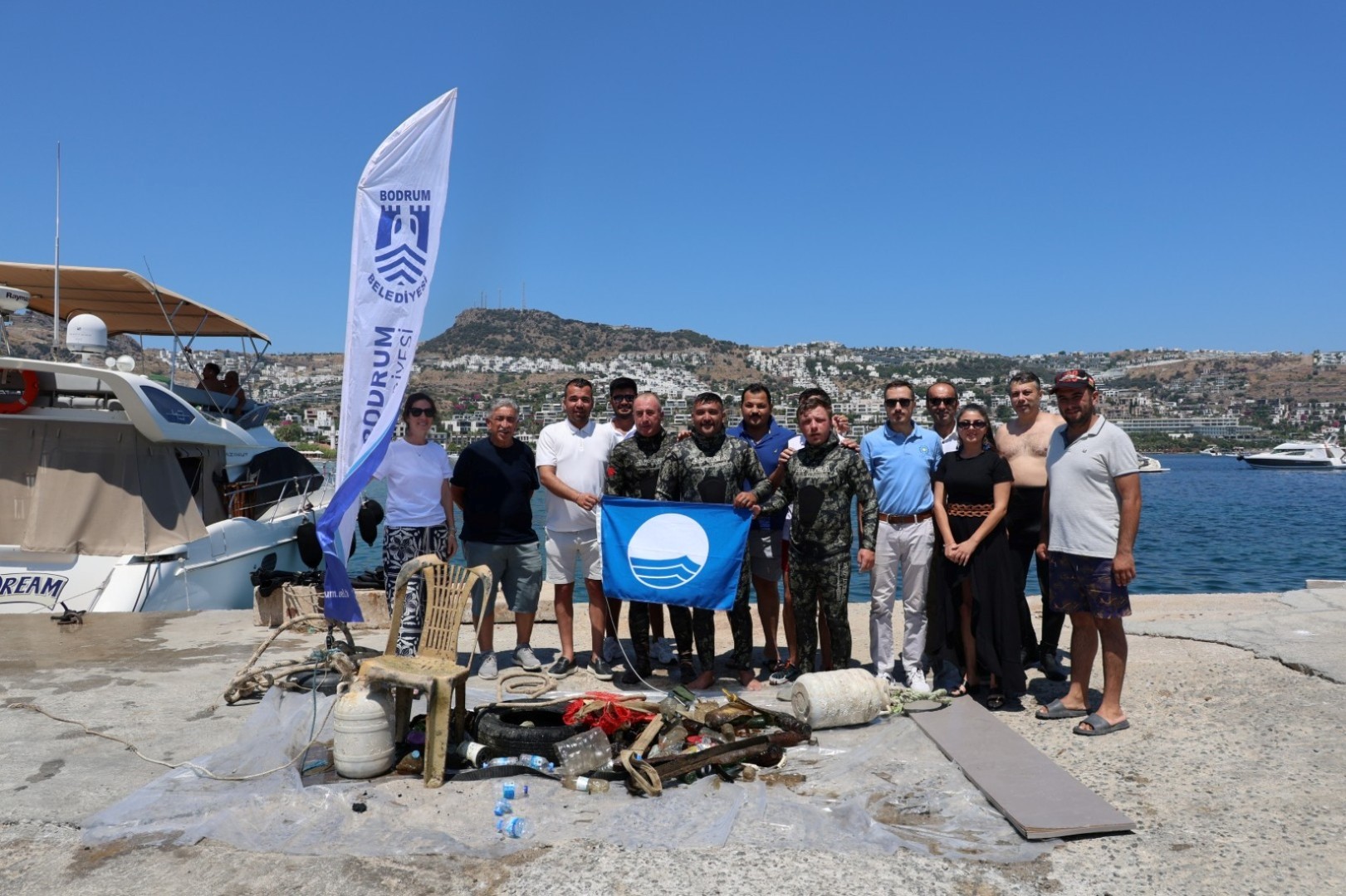 Bodrum Belediyesi 10 yıldır denizi temizleyerek ' denize en çok mavi yakışır' diyor