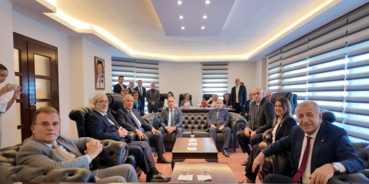 Ümit Özdağ’dan Vecdet Öz’e ziyaret