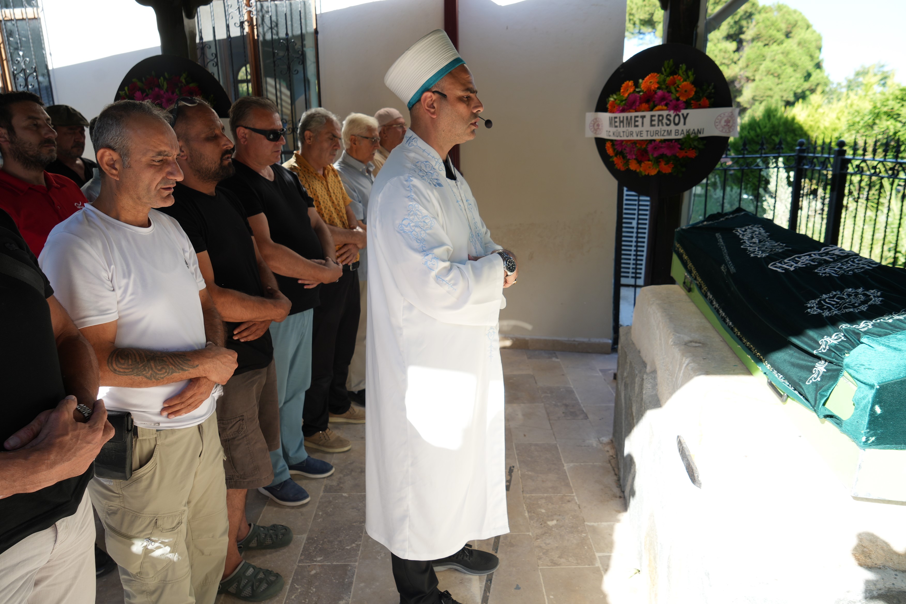Kurtlar Vadisi dizisinin 'Kibritçi Cevat’ı Şekip Taşpınar son yolculuğuna uğurlandı