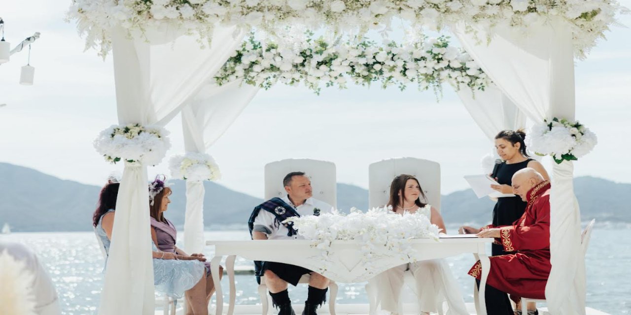 Marmaris yabancıların düğünlerine ev sahipliği yapıyor