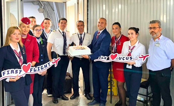 Tiran’dan Dalaman’a ilk uçuş törenle karşılandı