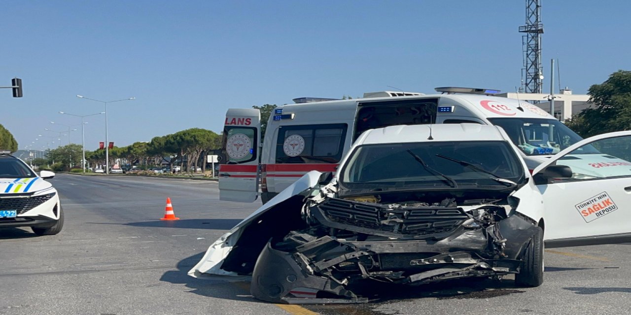 Menteşe’de trafik kazası: Araçlar hurdaya döndü, 1 kişi yaralandı
