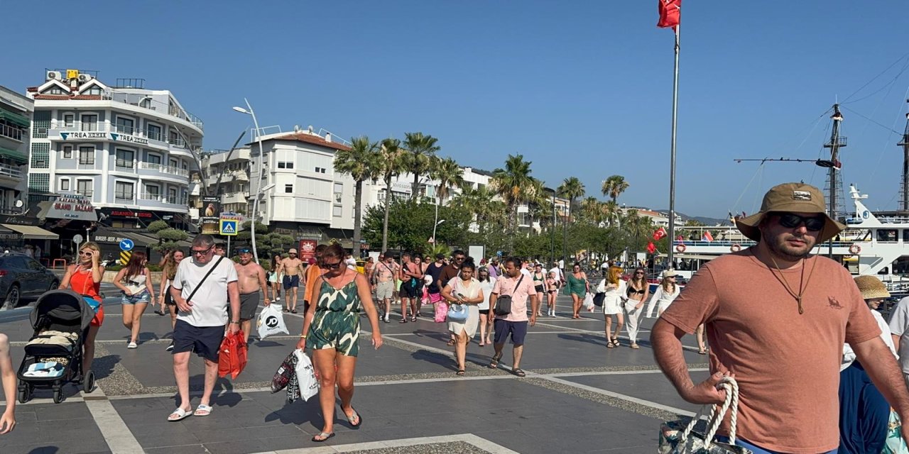 Marmaris’in eşsiz koylarını tekne turları ile gezmek daha keyifli