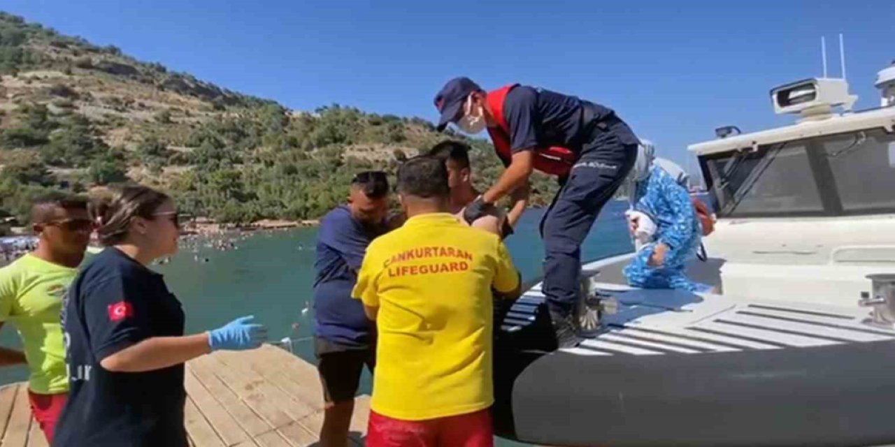 Dalaman açıklarında teknede yaralanan vatandaşın tıbbi tahliyesi gerçekleştirildi