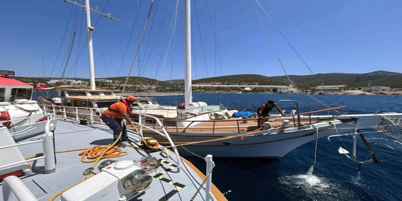Bodrum'da Su Alan Tekne Kurtarıldı