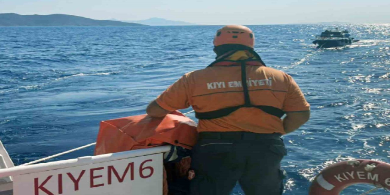 Datça açıklarında sürüklenen tekne kurtarıldı